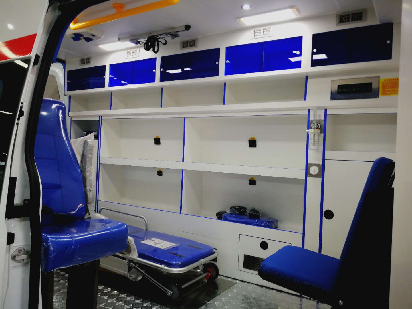 福特新世代V348救護(hù)車(長軸福星高頂)